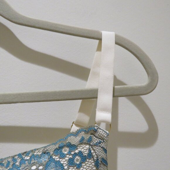 TORRID Plunge Push Up Bra Bustier in White Teal Lace Romantic - Size 40C - Picture 5 of 13